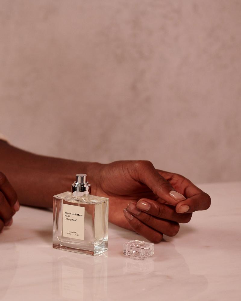 81_InUse_No02LeLongFond_EaudeParfum_50ml_004_1_800x_b48a6830-a764-4a74-a484-6bc1879c03fa.jpg